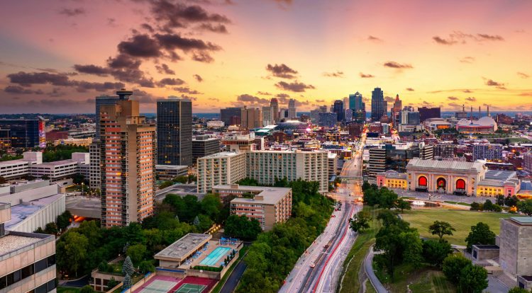 10 Famous Singers from Kansas