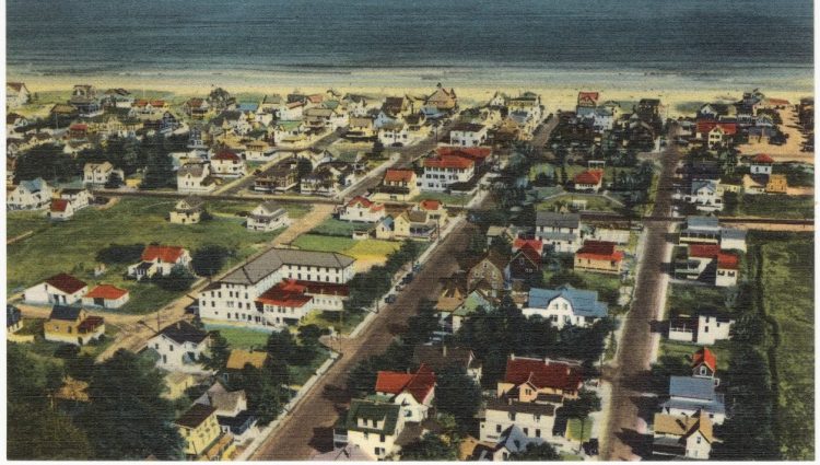 10 Famous Singers from Maine