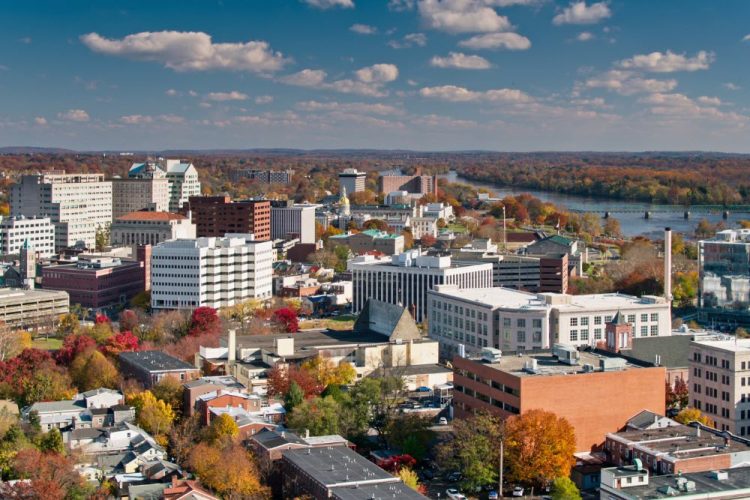 10 Famous Singers from New Jersey