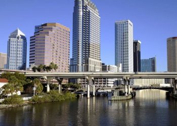 10 Famous Singers from Florida