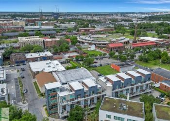 10 Famous Singers from Georgia