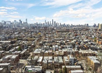 10 Famous Singers from Iowa