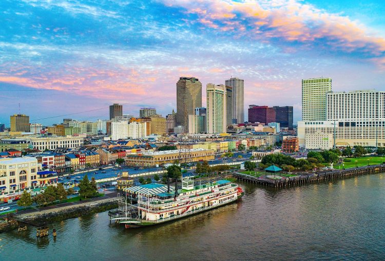 10 Famous Singers from Louisiana