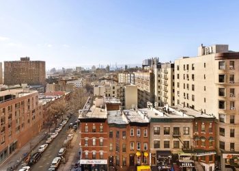 10 Famous Singers from New York