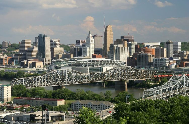 10 Famous Singers from Ohio