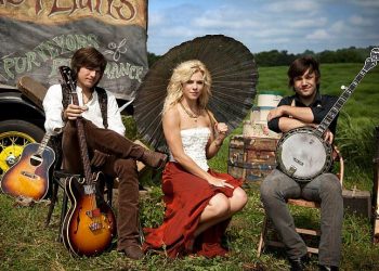 15 Best Folk Bands of All Time