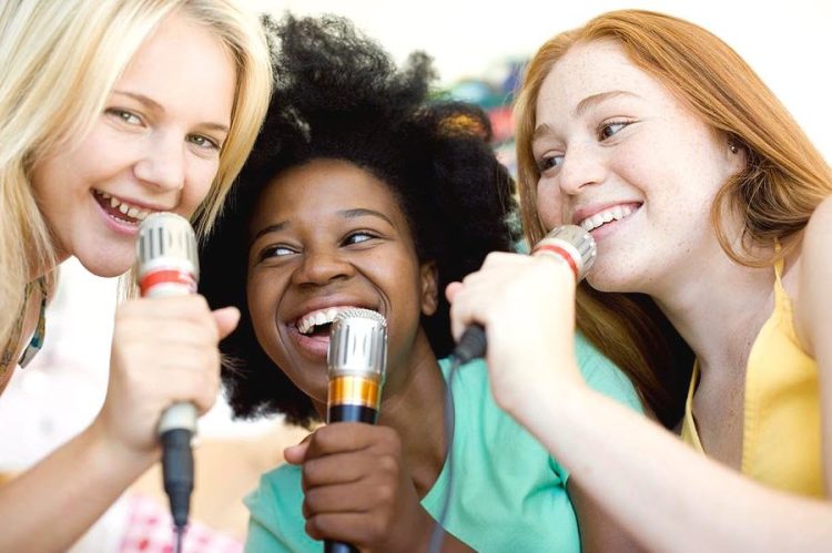 15 Best Karaoke Singers of All Time