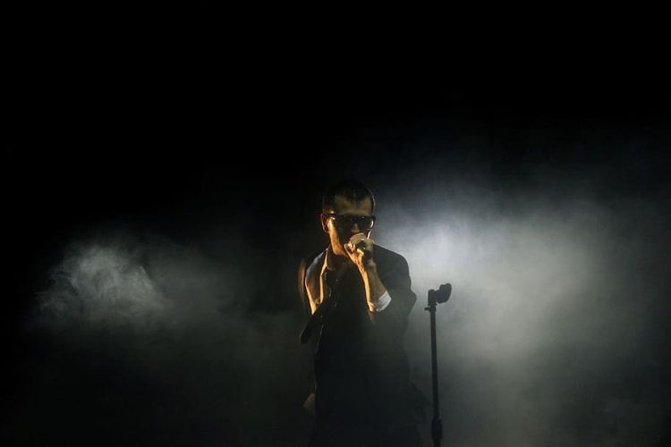 15 Best Male Singers of All Time