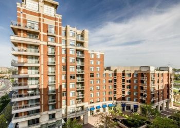 10 Famous Singers from Virginia