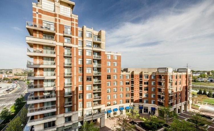 10 Famous Singers from Virginia