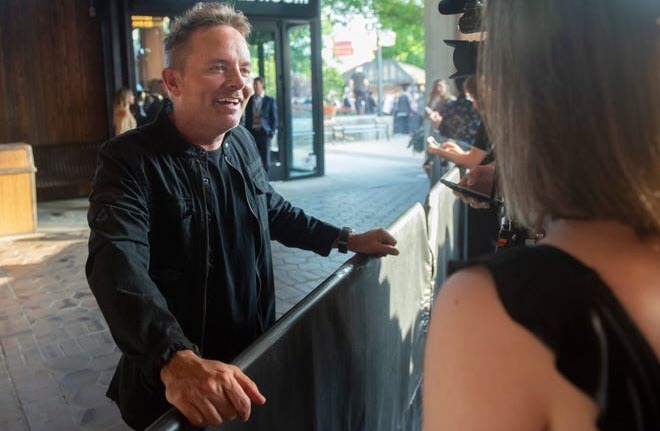 10 Best Chris Tomlin Songs of All Time