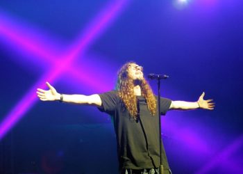 10 Best Hillsong Worship Songs of All Time