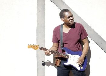 10 Best Robert Cray Band Songs of All Time