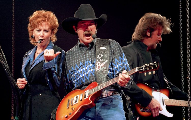 15 Best Country Singers of All Time
