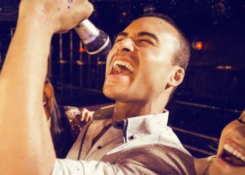 15 Best Karaoke Singers of All Time