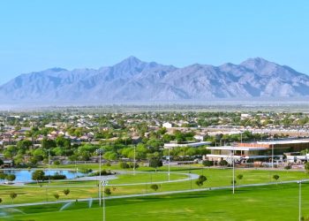 10 Famous Singers from Arizona