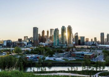 10 Famous Singers from Canada