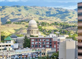 10 Famous Singers from Idaho