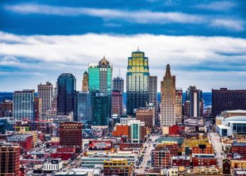 10 Famous Singers from Kansas