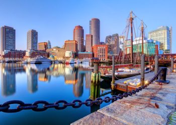 10 Famous Singers from Massachusetts