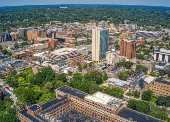 10 Famous Singers from Michigan