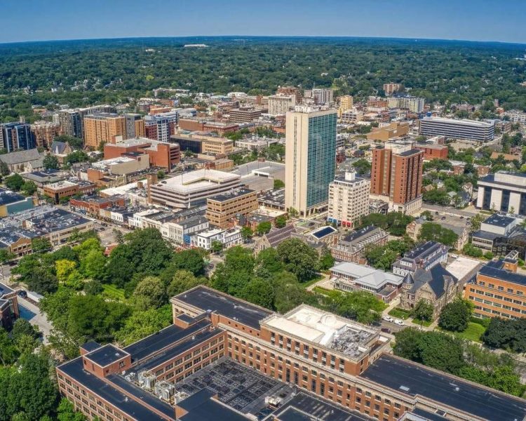 10 Famous Singers from Michigan