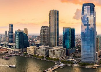 10 Famous Singers from New Jersey