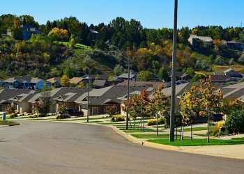 10 Famous Singers from North Dakota