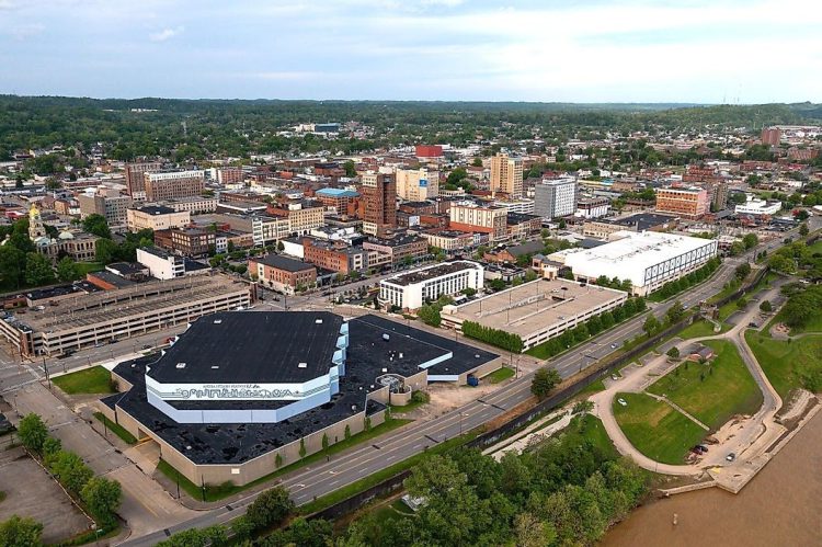 10 Famous Singers from West Virginia