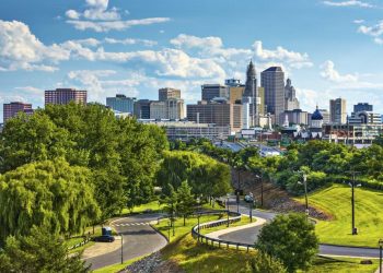 10 Famous Singers from Connecticut