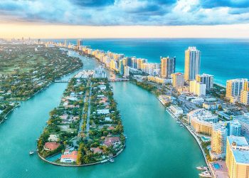 10 Famous Singers from Florida