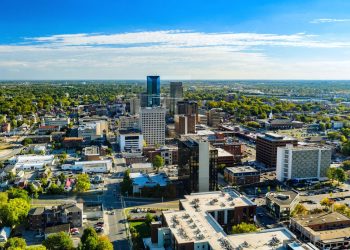 10 Famous Singers from Kentucky