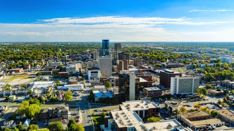 10 Famous Singers from Kentucky