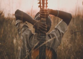 15 Best Folk Music Songs of All Time