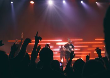 10 Best Worship Songs of All Time