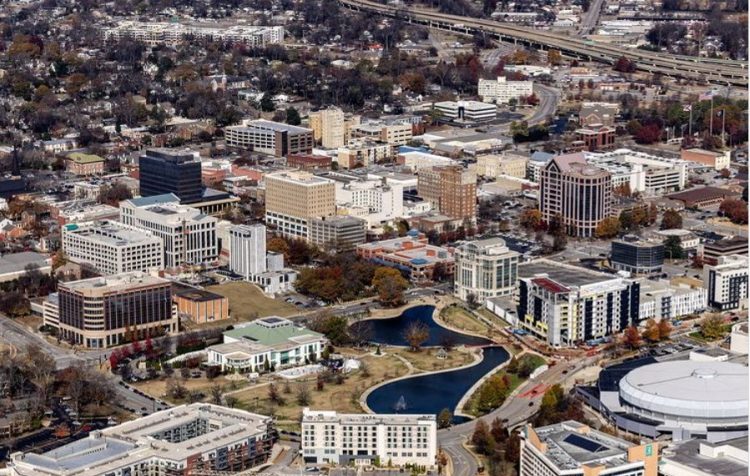 10 Famous Singers from Alabama