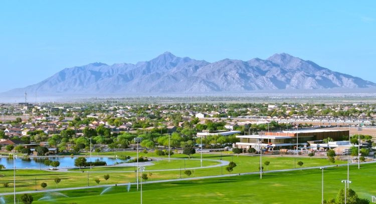 10 Famous Singers from Arizona