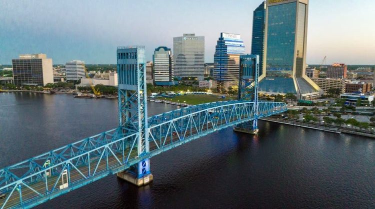 10 Famous Singers from Florida