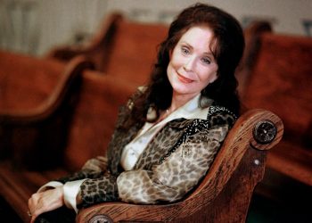 10 Best Loretta Lynn Songs of All Time