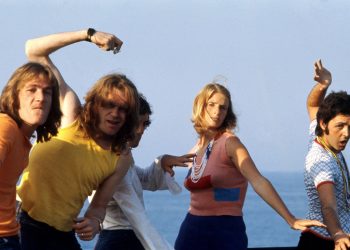 10 Best Paul Mccartney And Wings Songs of All Time