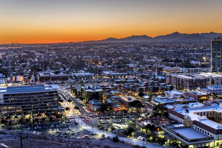 10 Famous Singers from Arizona