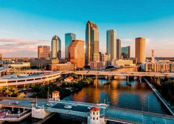 10 Famous Singers from Florida