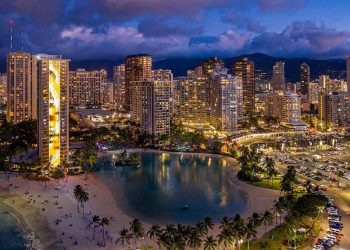 10 Famous Singers from Hawaii