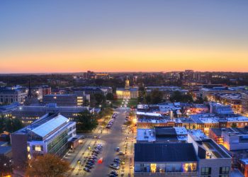 10 Famous Singers from Iowa