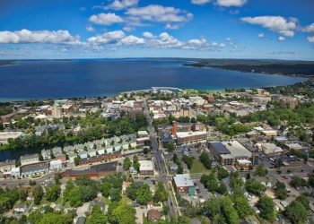 10 Famous Singers from Michigan