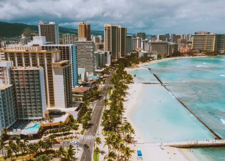 10 Famous Singers from Hawaii