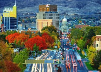 10 Famous Singers from Idaho