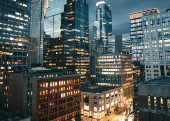 10 Famous Singers from Minnesota