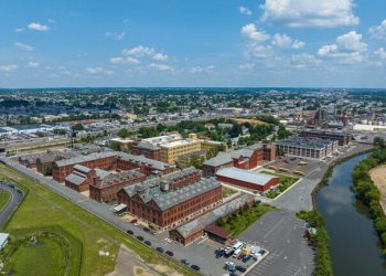 10 Famous Singers from Pennsylvania