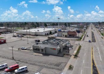 10 Famous Singers from Wisconsin